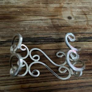 Cuff bracelet in silver
